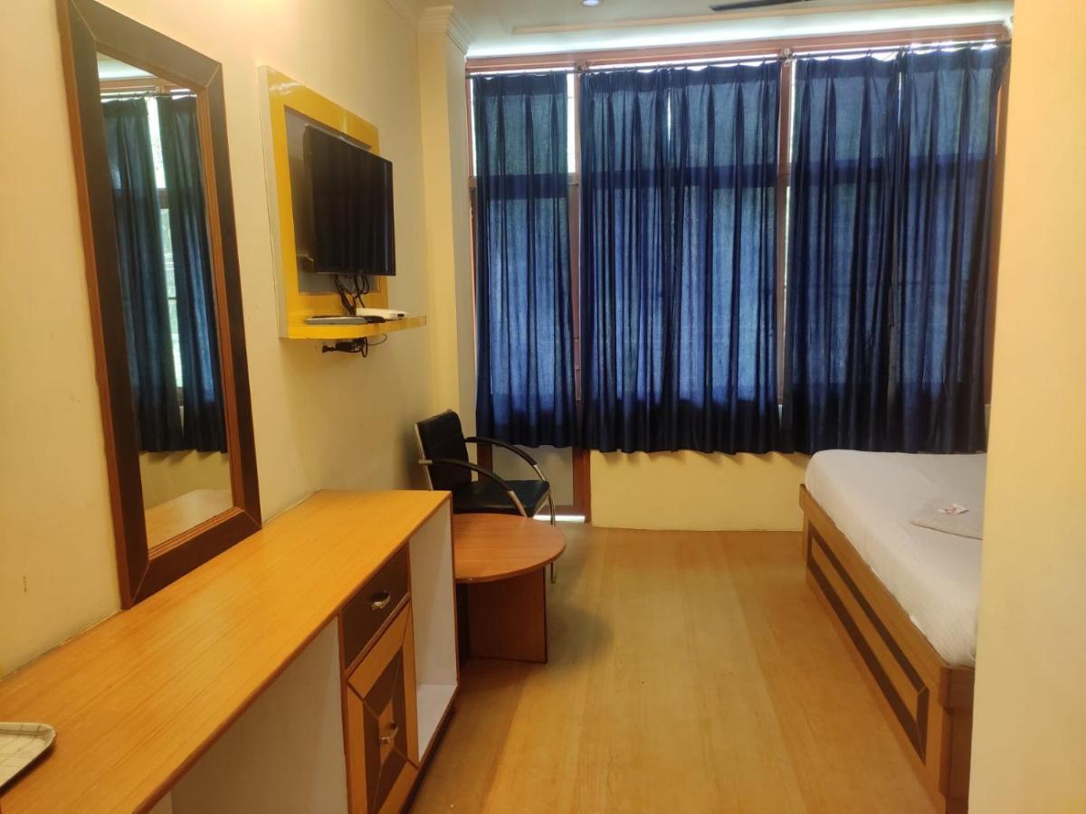 Hotel Amandeep Dharamshala Eksteriør bilde