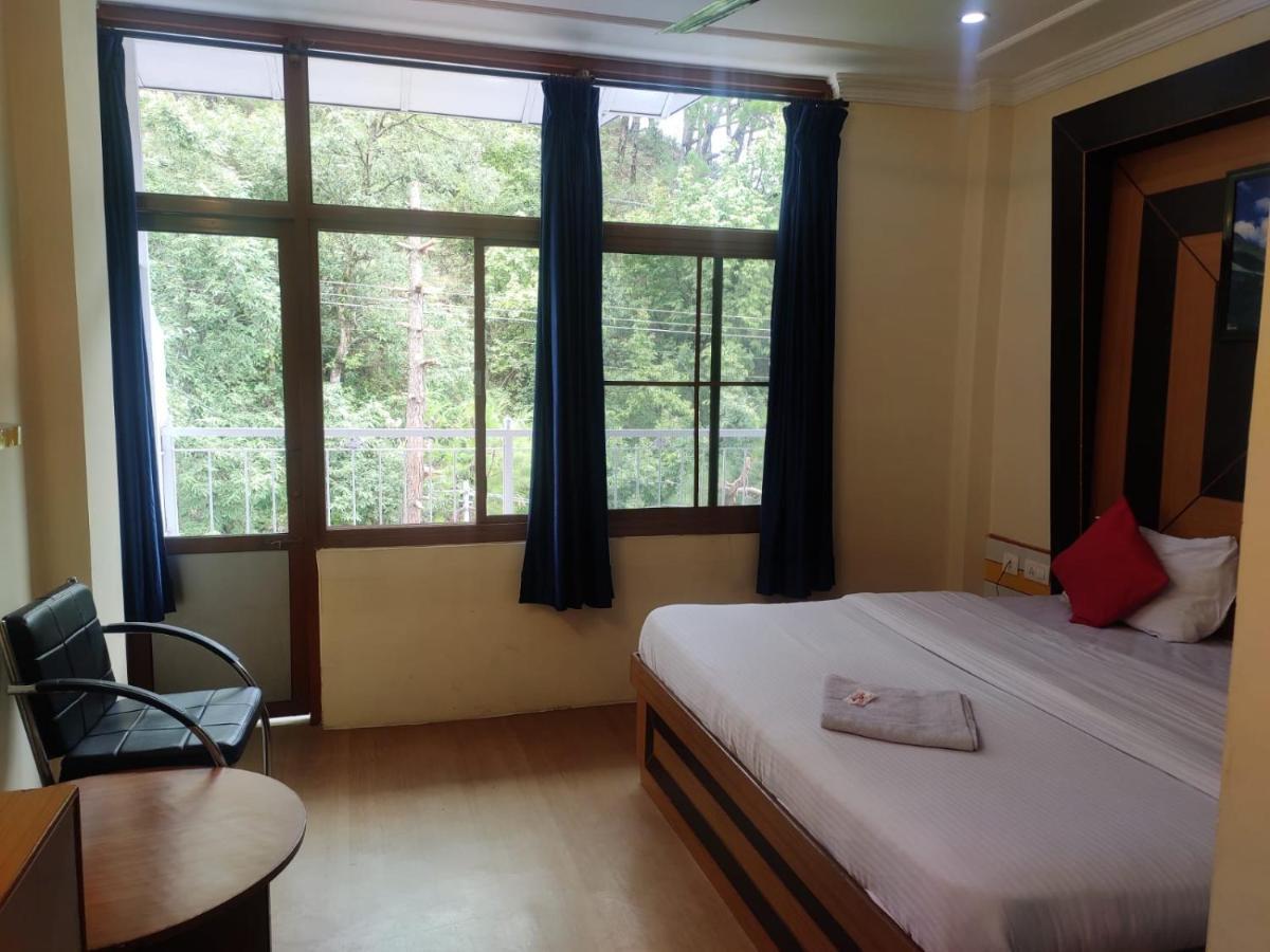 Hotel Amandeep Dharamshala Eksteriør bilde
