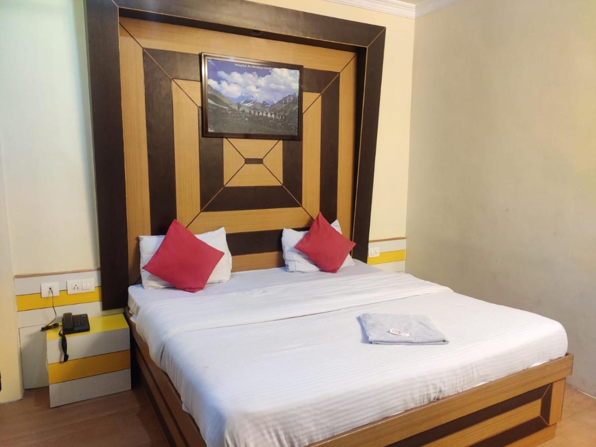 Hotel Amandeep Dharamshala Eksteriør bilde