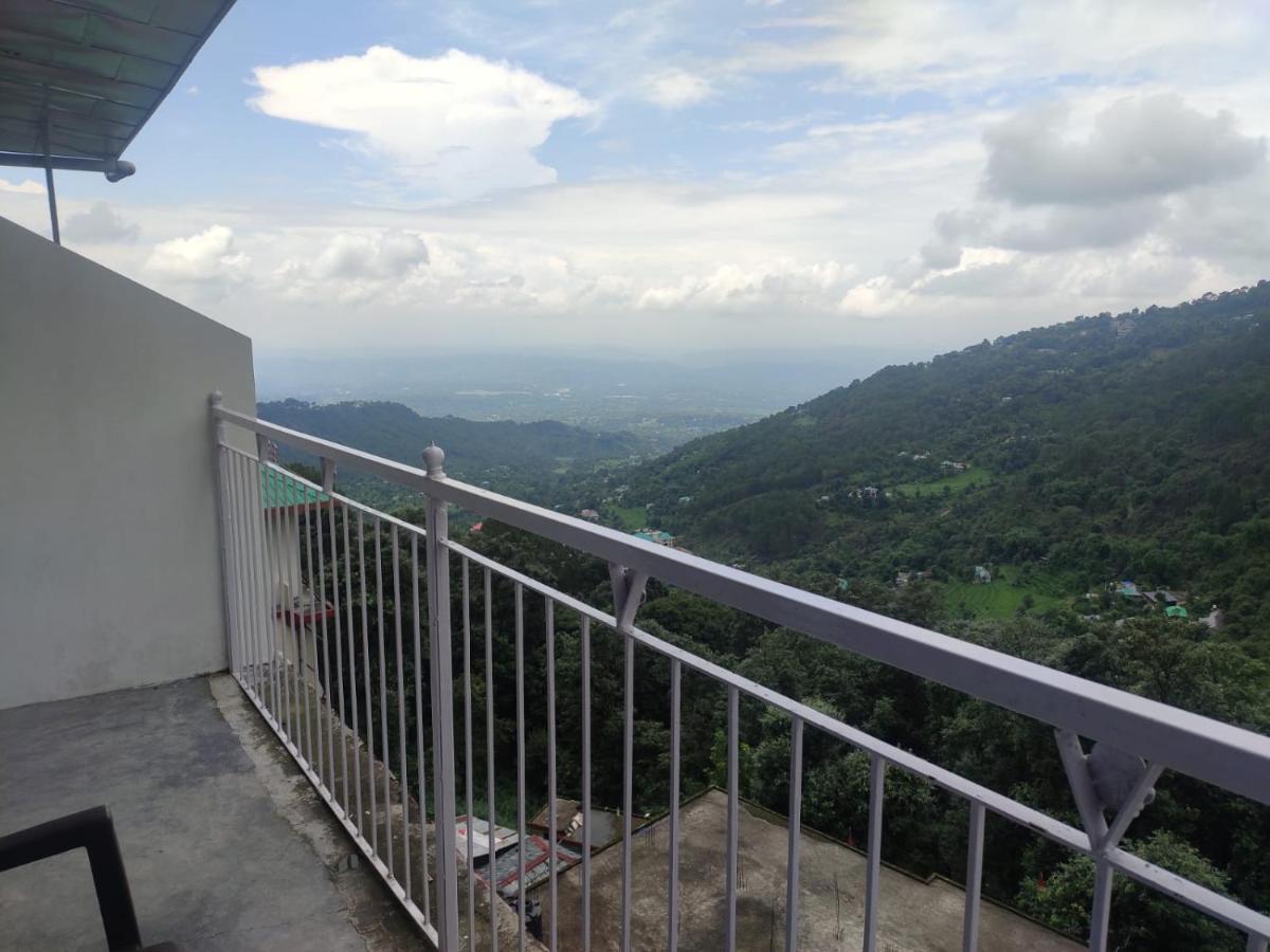 Hotel Amandeep Dharamshala Eksteriør bilde