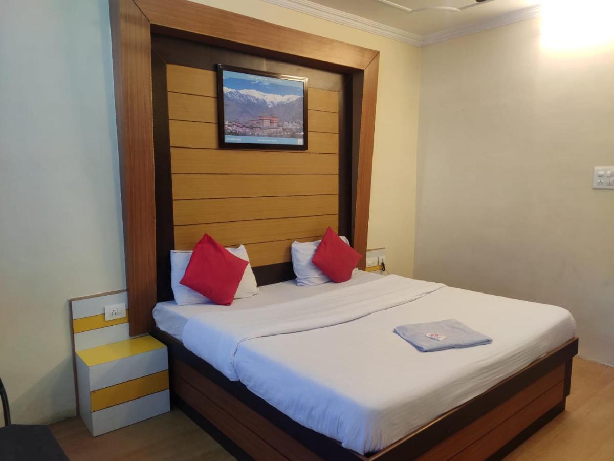 Hotel Amandeep Dharamshala Eksteriør bilde