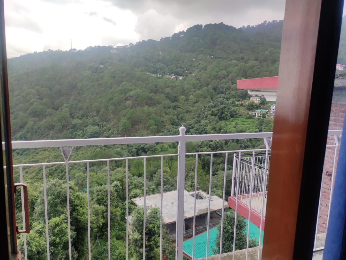 Hotel Amandeep Dharamshala Eksteriør bilde