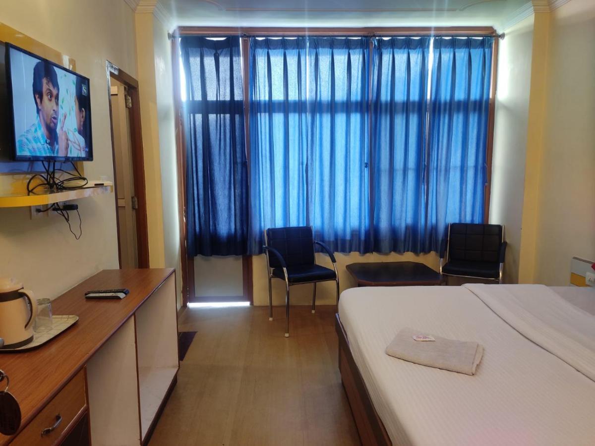 Hotel Amandeep Dharamshala Eksteriør bilde