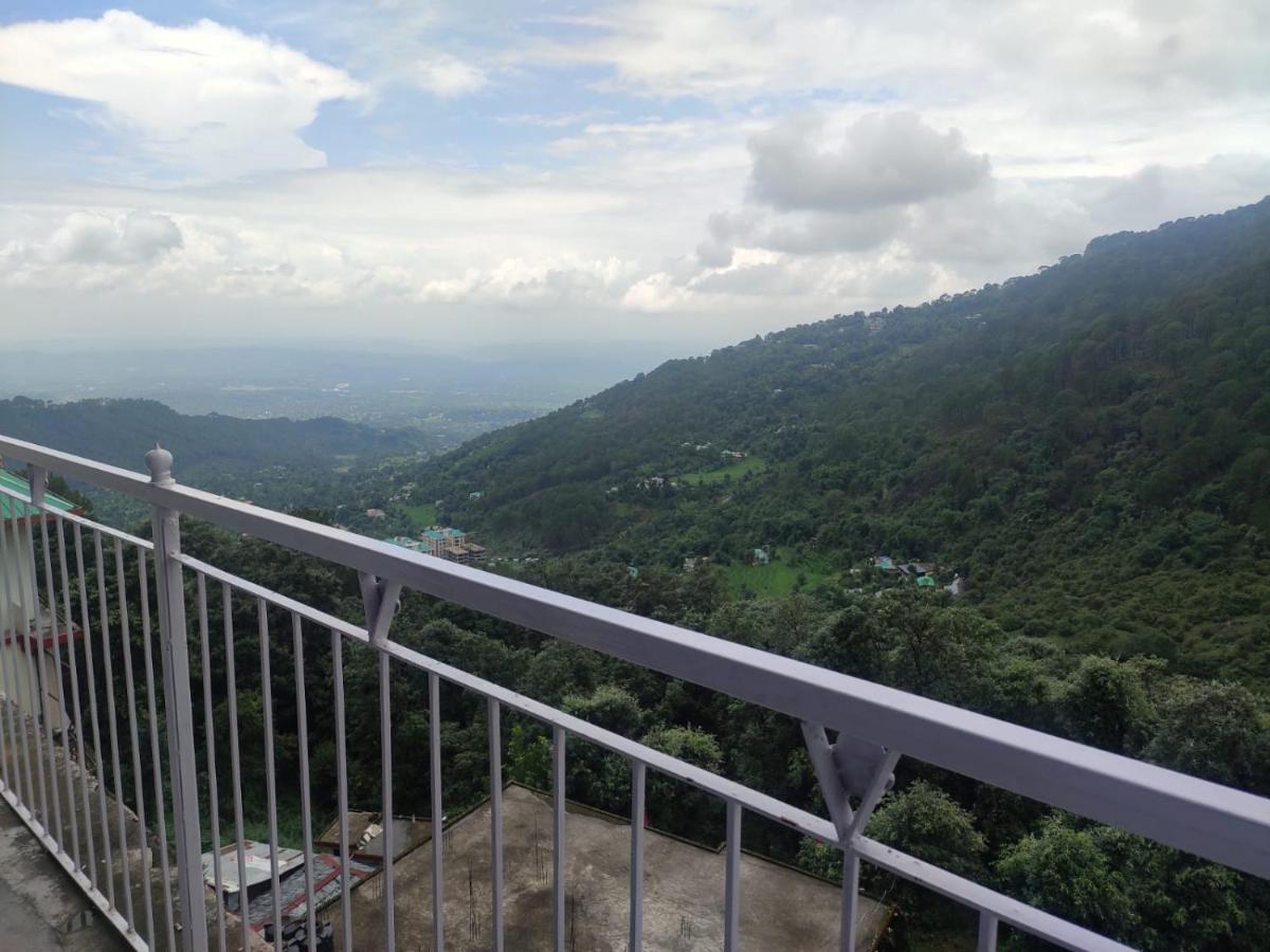 Hotel Amandeep Dharamshala Eksteriør bilde