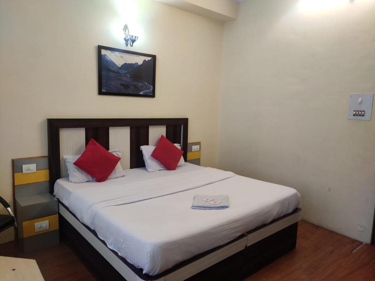 Hotel Amandeep Dharamshala Eksteriør bilde