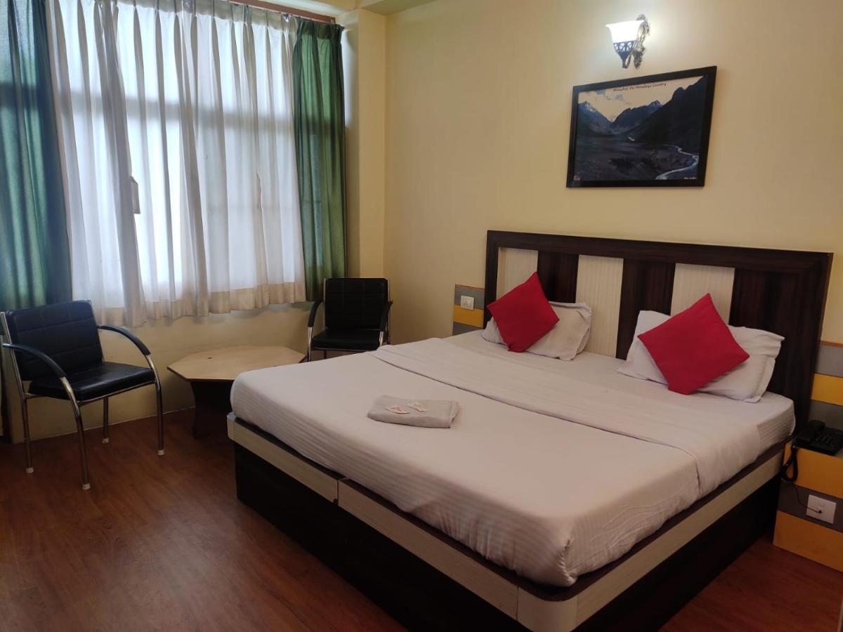 Hotel Amandeep Dharamshala Eksteriør bilde