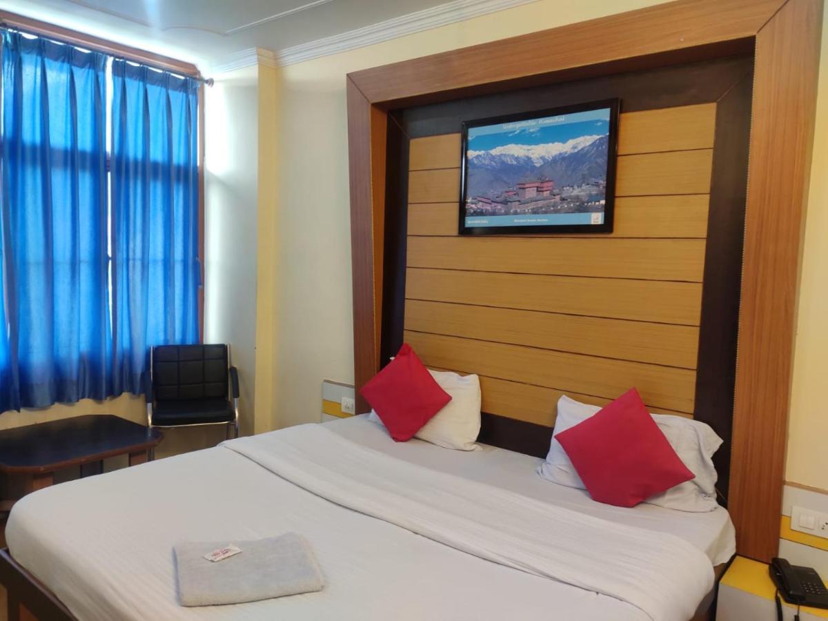 Hotel Amandeep Dharamshala Eksteriør bilde
