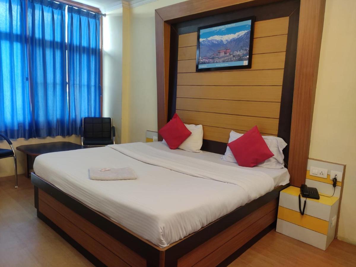 Hotel Amandeep Dharamshala Eksteriør bilde