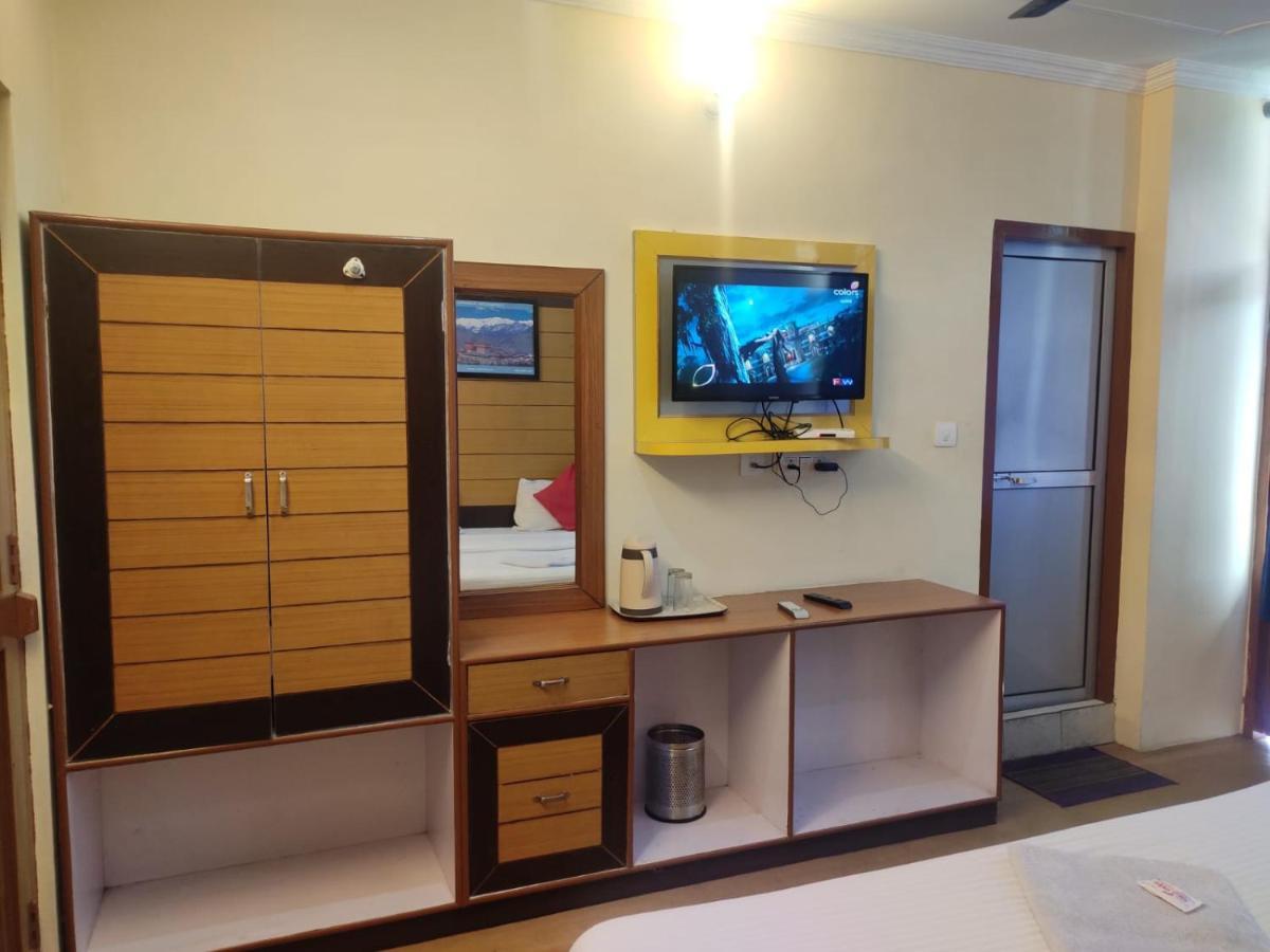 Hotel Amandeep Dharamshala Eksteriør bilde