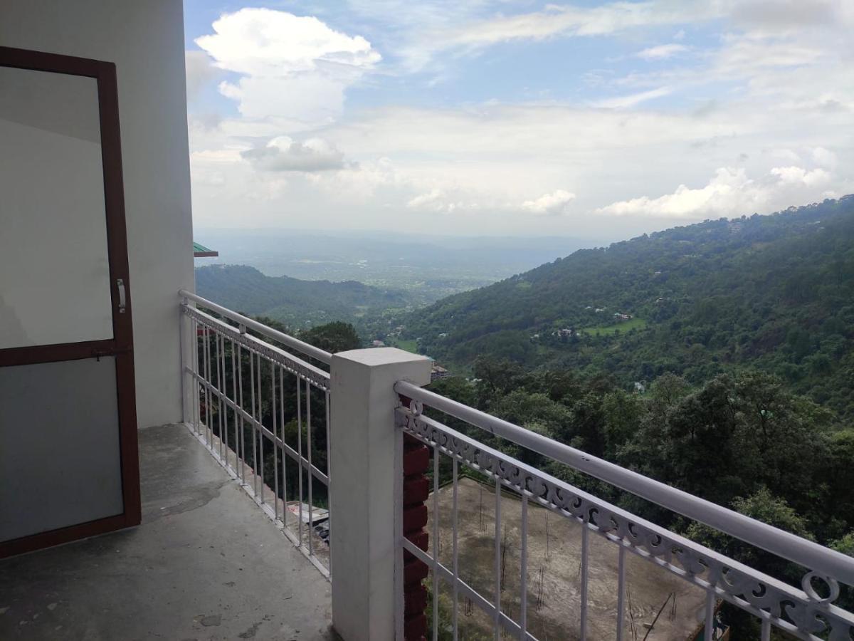 Hotel Amandeep Dharamshala Eksteriør bilde