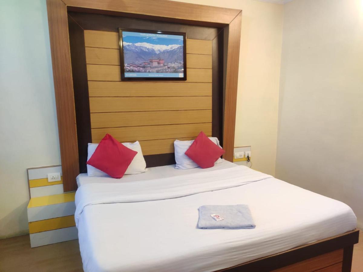 Hotel Amandeep Dharamshala Eksteriør bilde