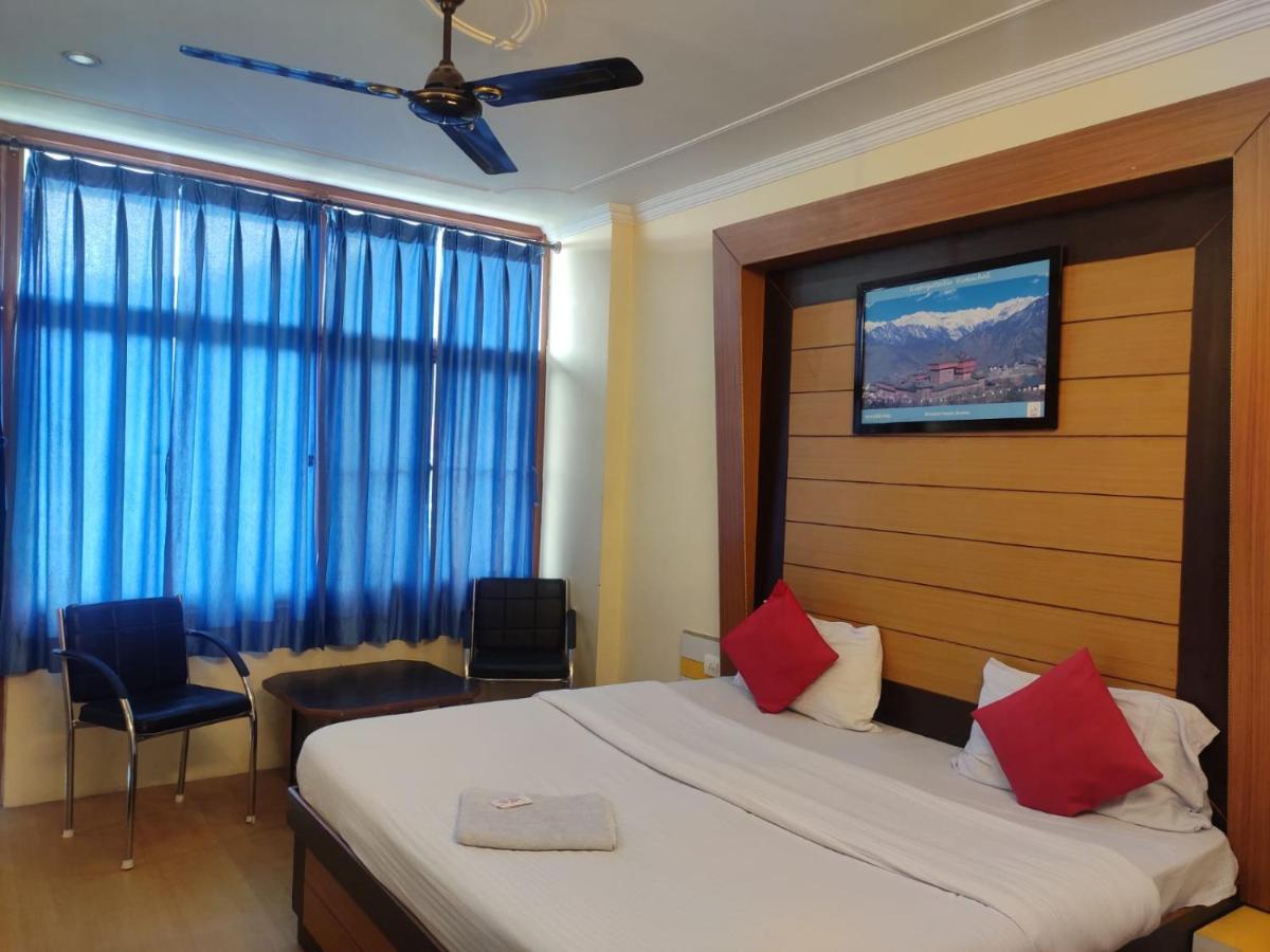 Hotel Amandeep Dharamshala Eksteriør bilde